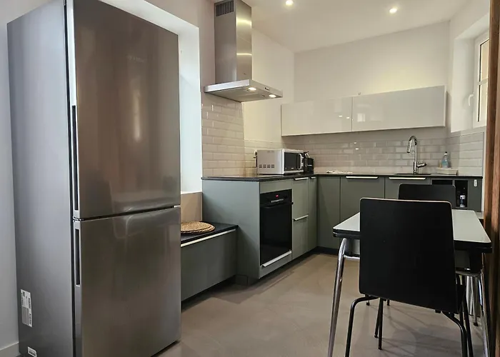 Charme Place Chateauneuf - Coeur De Appartamento *