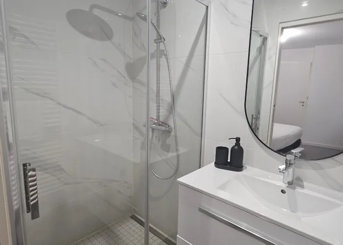 Charme Place Chateauneuf - Coeur De